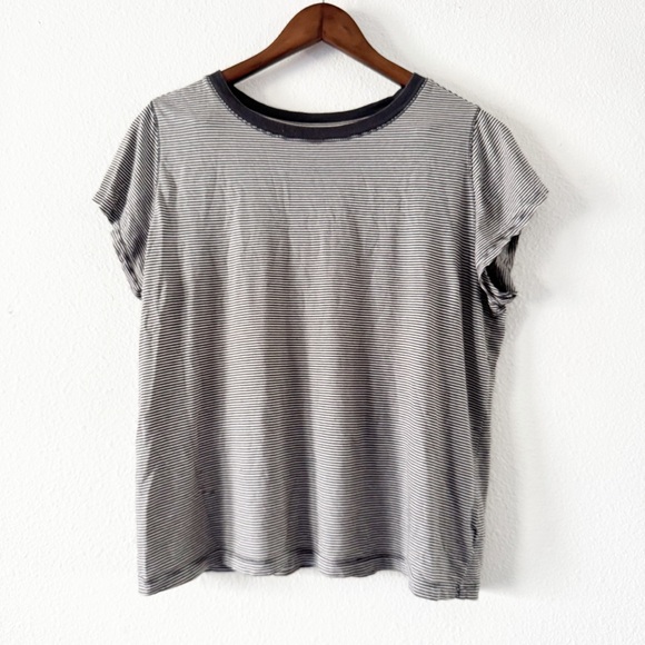 Universal Threads Hematite Stripe Tee Shirt Top XL Nautical Preppy Casual - Picture 2 of 9